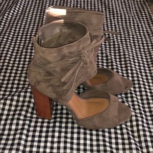 Bamboo faux suede heels